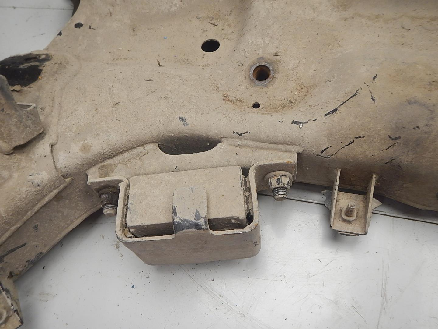 Балка подмоторная