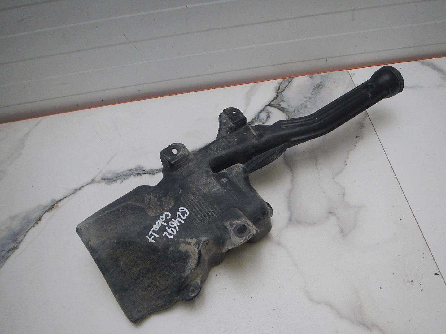 Бачок омывателя лобового стекла