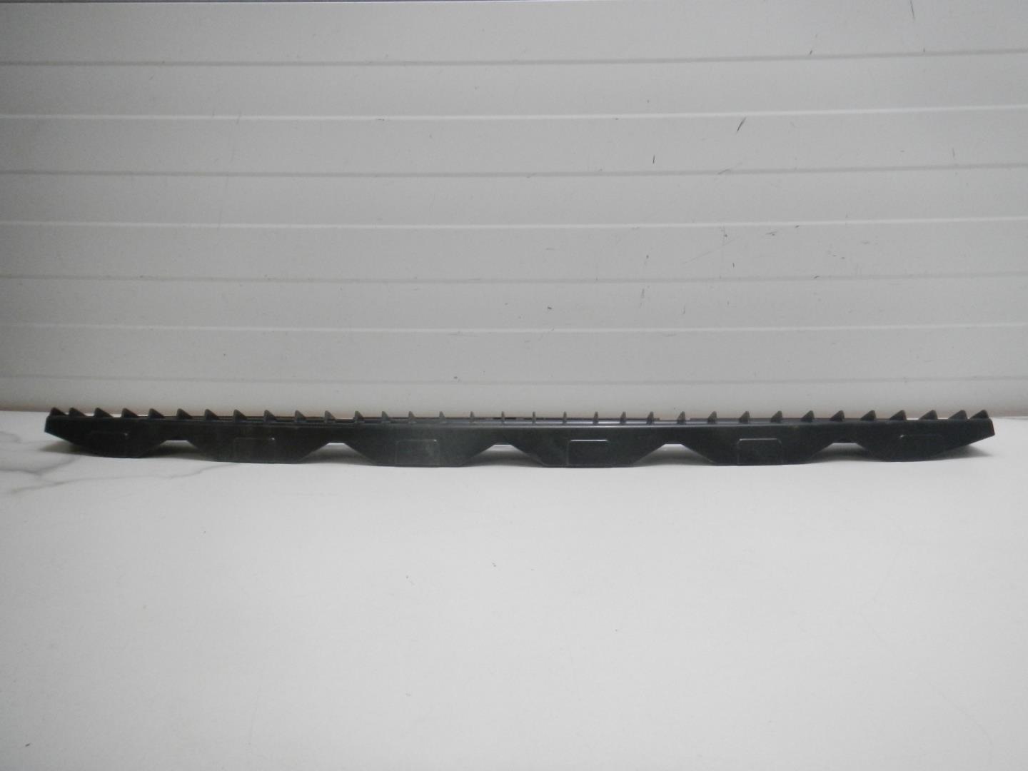 Кронштейн заднего бампера