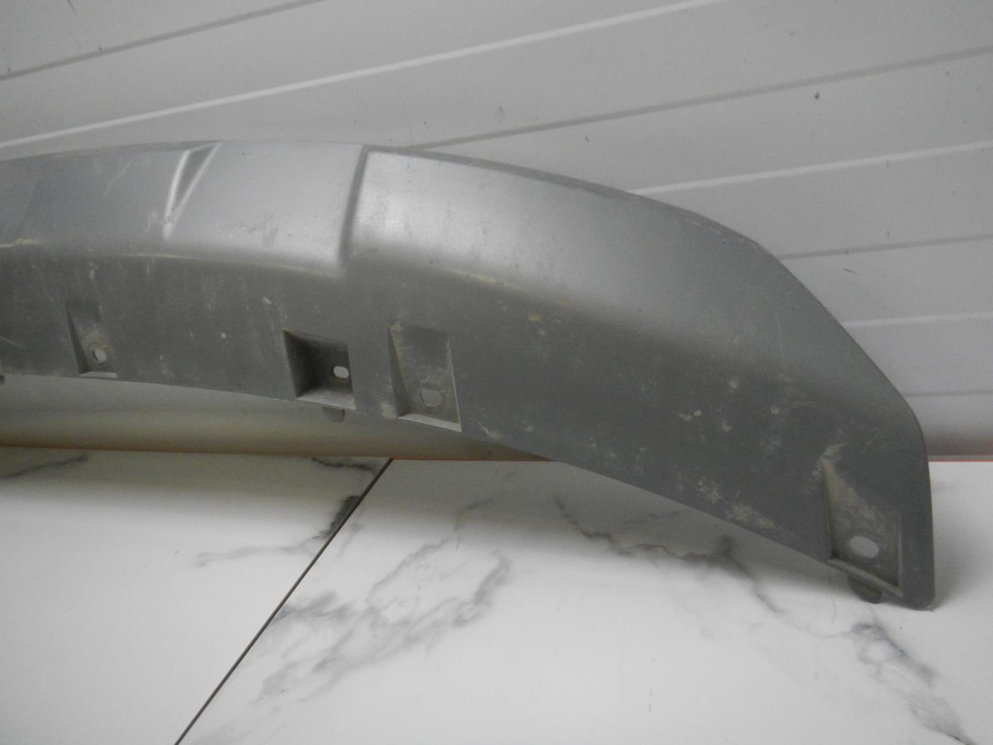 Накладка переднего бампера