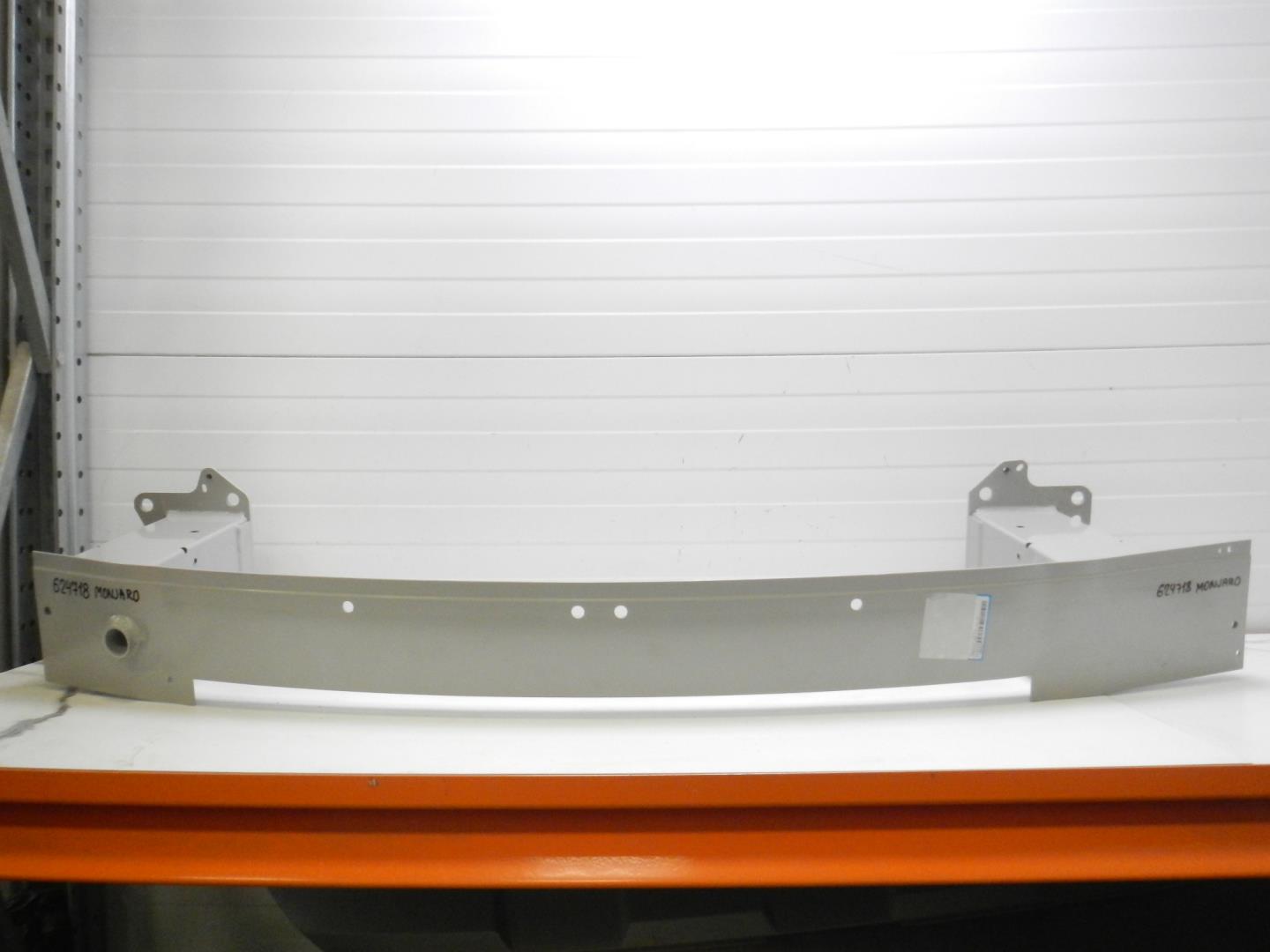 Усилитель переднего бампера