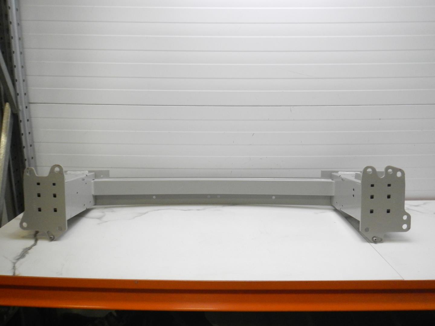 Усилитель переднего бампера