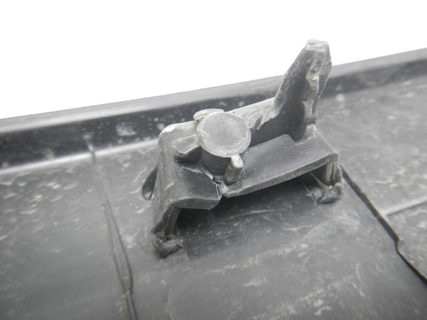 Накладка переднего бампера под номер