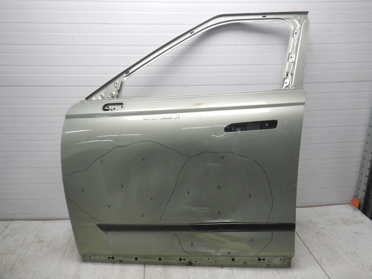 Дверь передняя левая