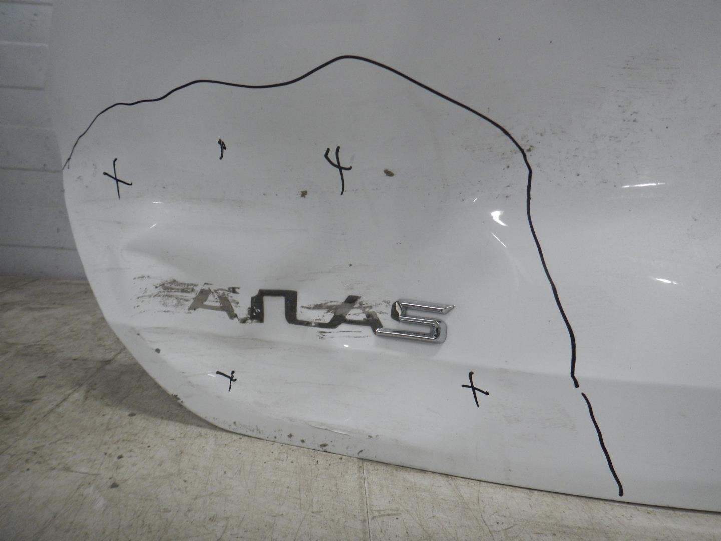 Дверь багажника