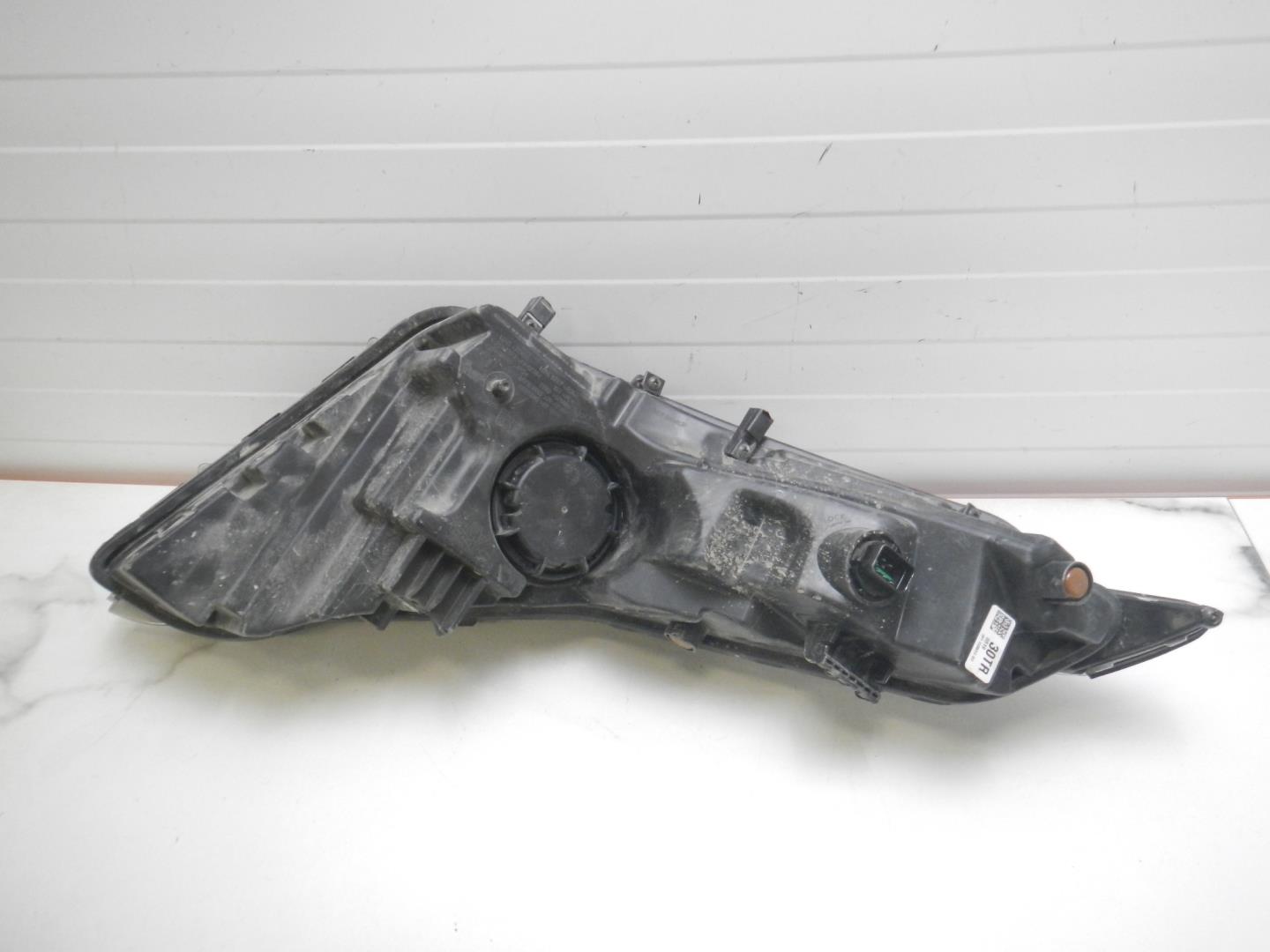 Фара дневного света правая (ходовые огни)