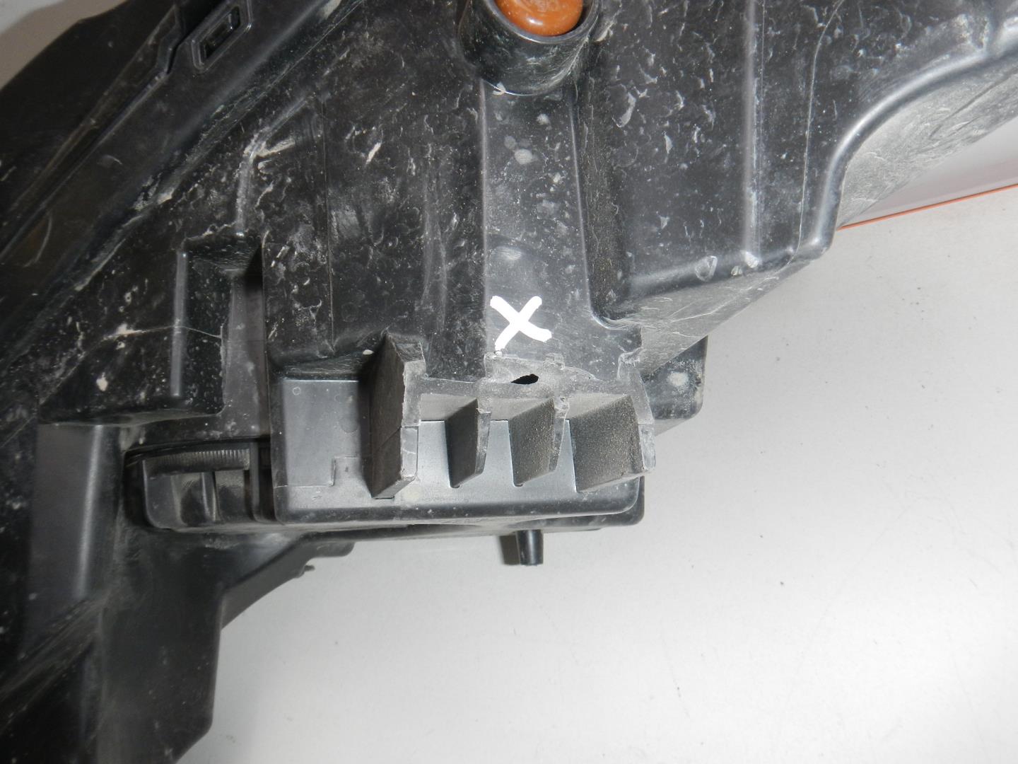 Фара дневного света правая (ходовые огни)