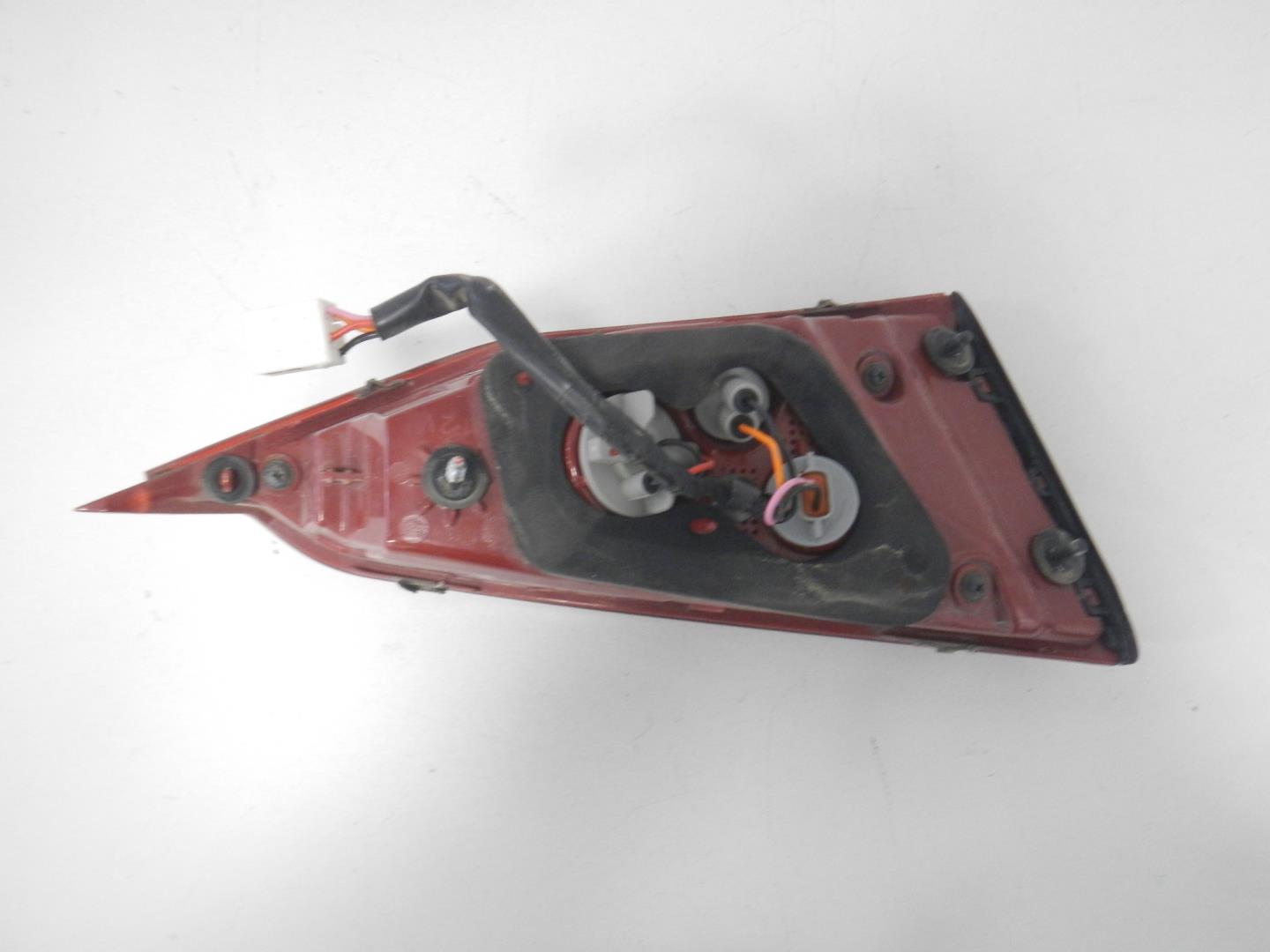 Фонарь задний внутренний правый