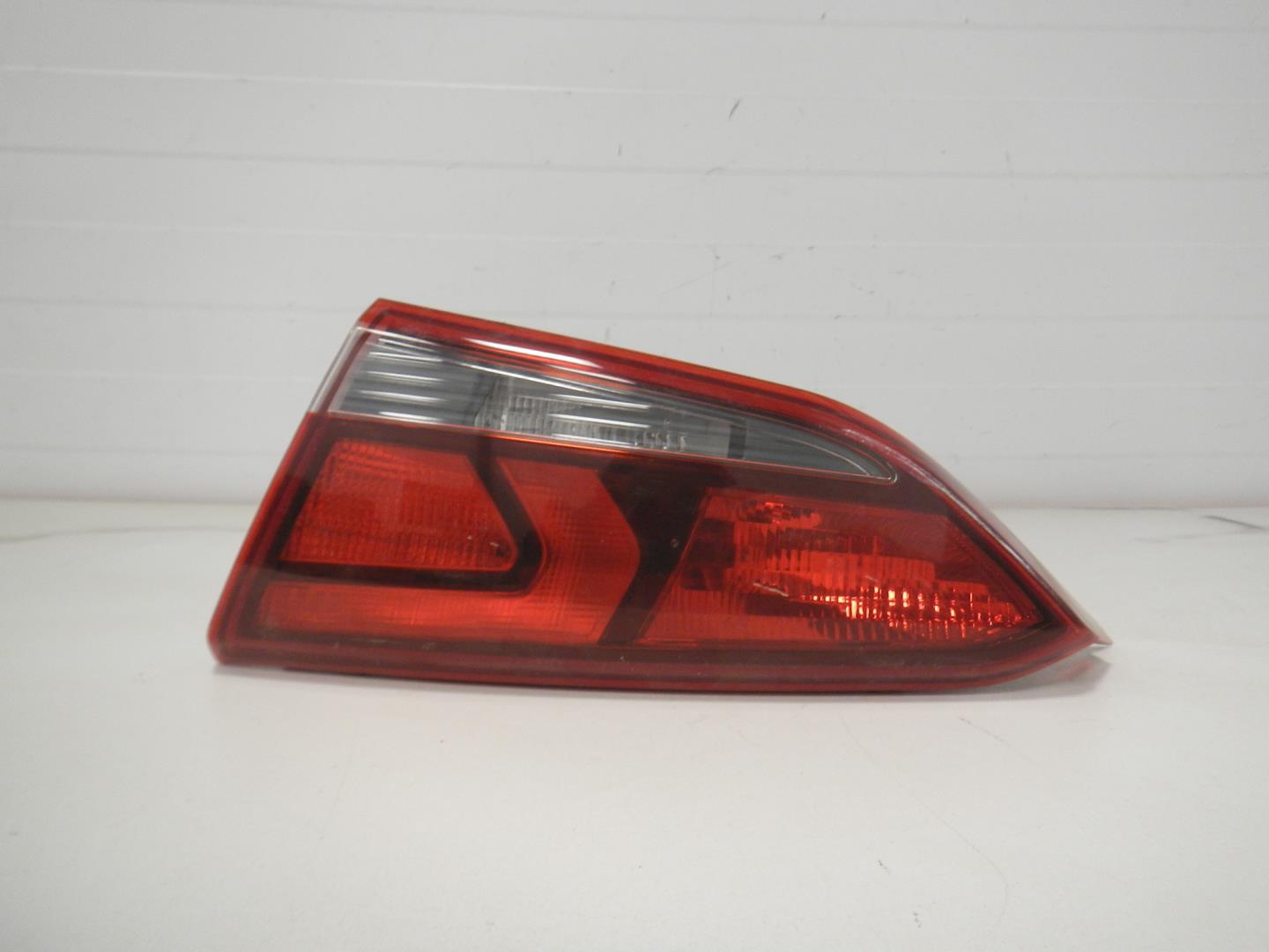 Фонарь задний внутренний правый