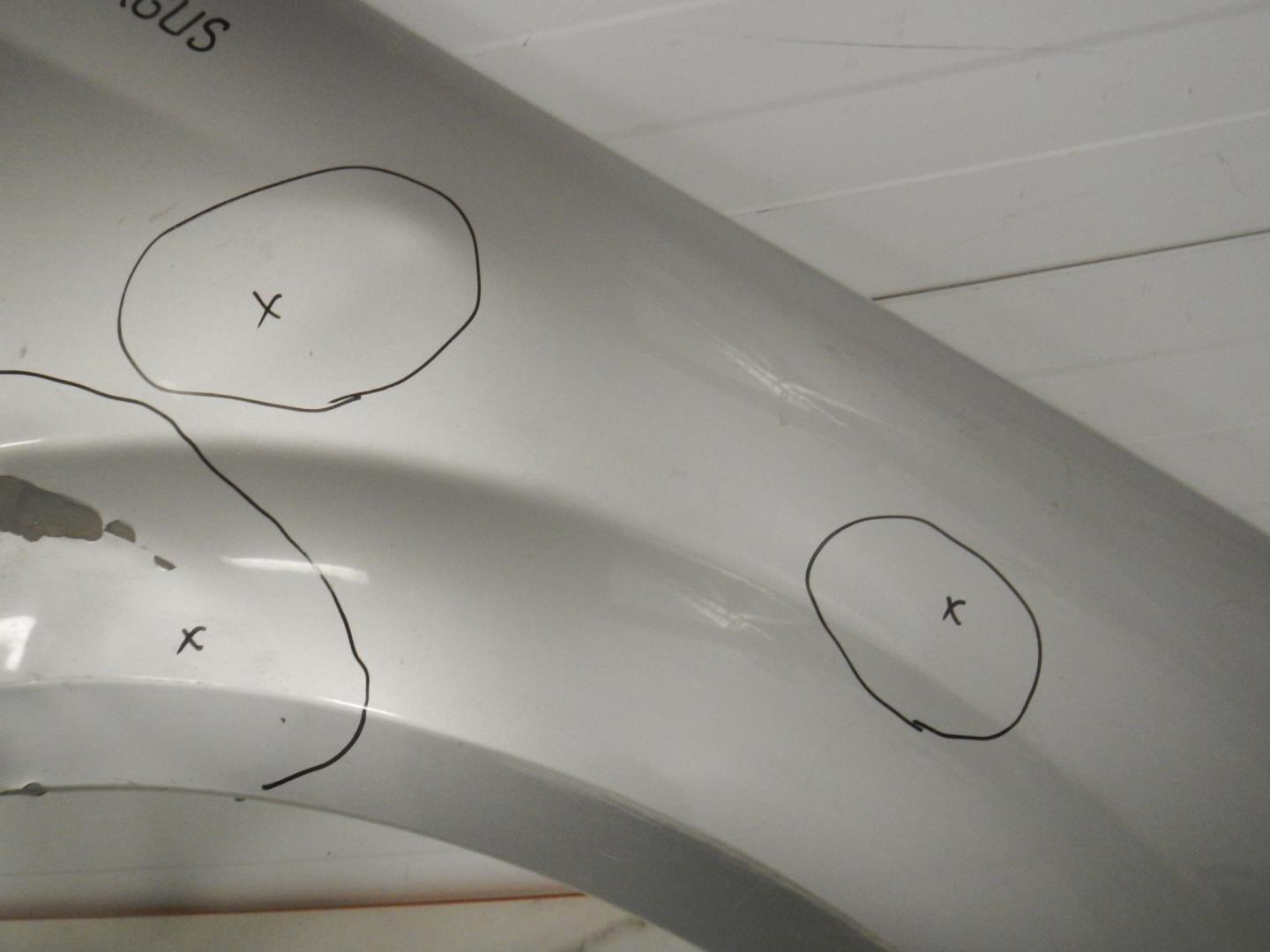 Крыло переднее правое