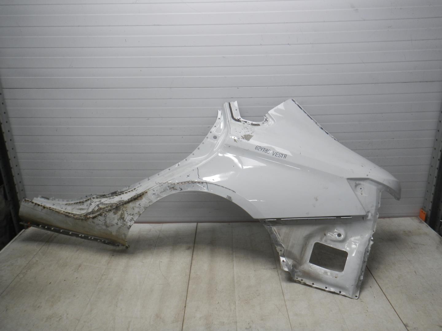 Крыло заднее левое