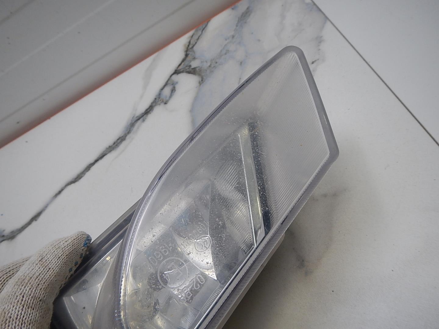 Фара противотуманная левая