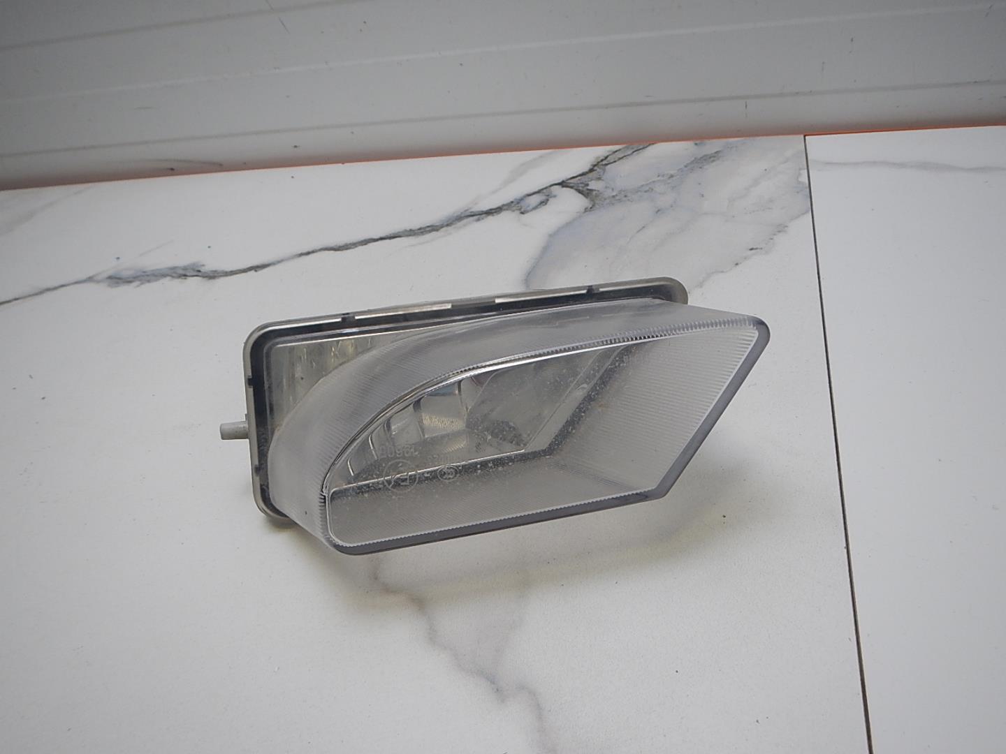 Фара противотуманная левая