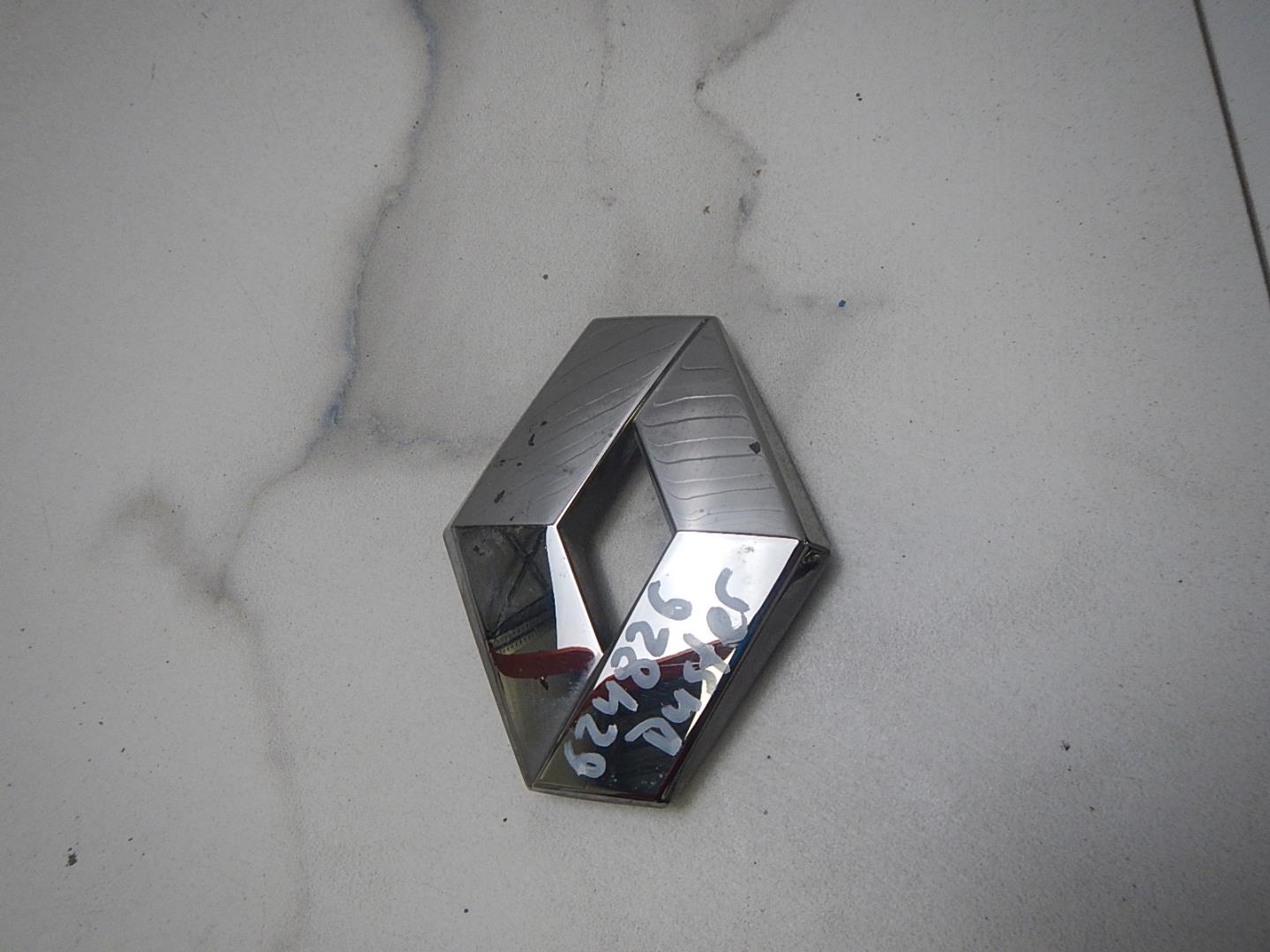 Эмблема на крышку багажника