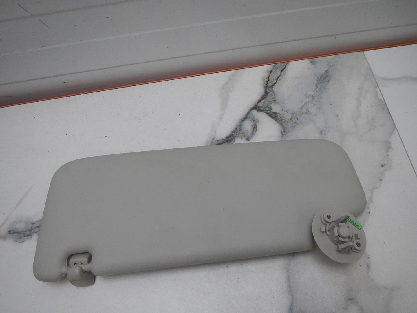 Козырек солнцезащитный