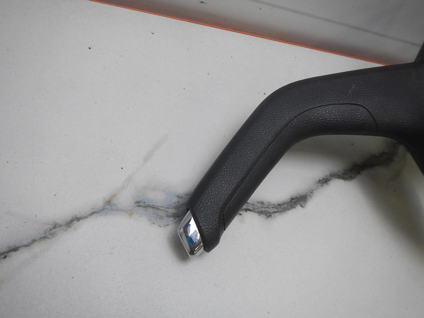 Рычаг стояночного тормоза