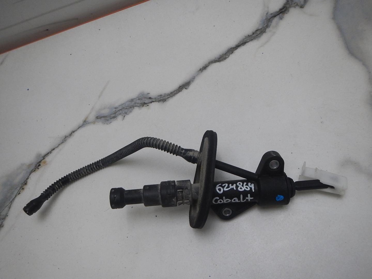 Цилиндр сцепления главный