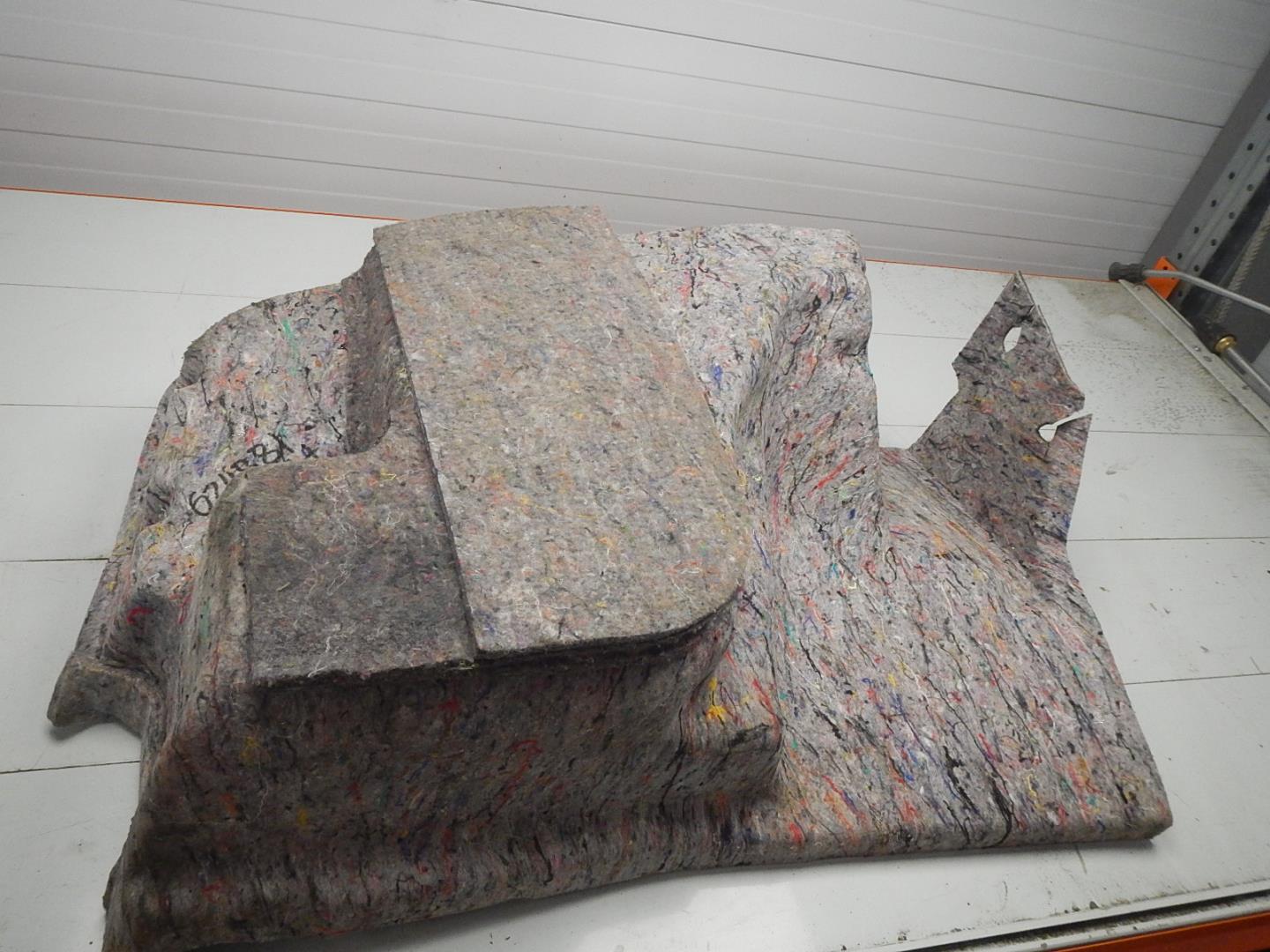 Обшивка багажника