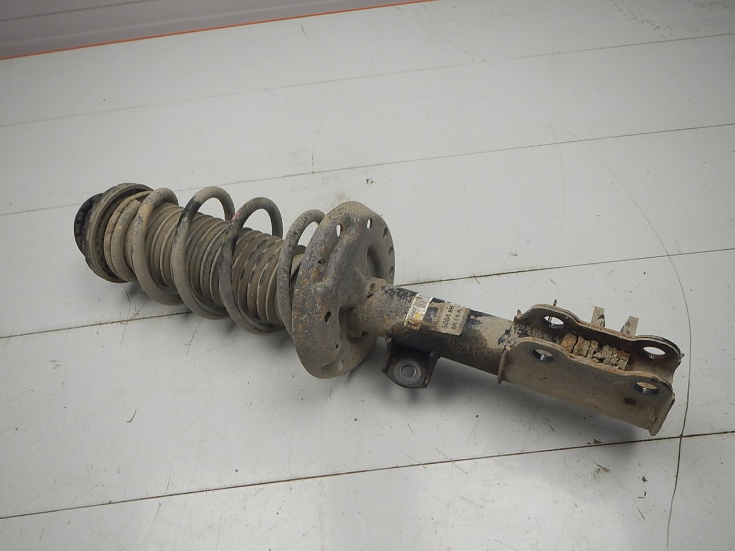 Амортизатор передний правый