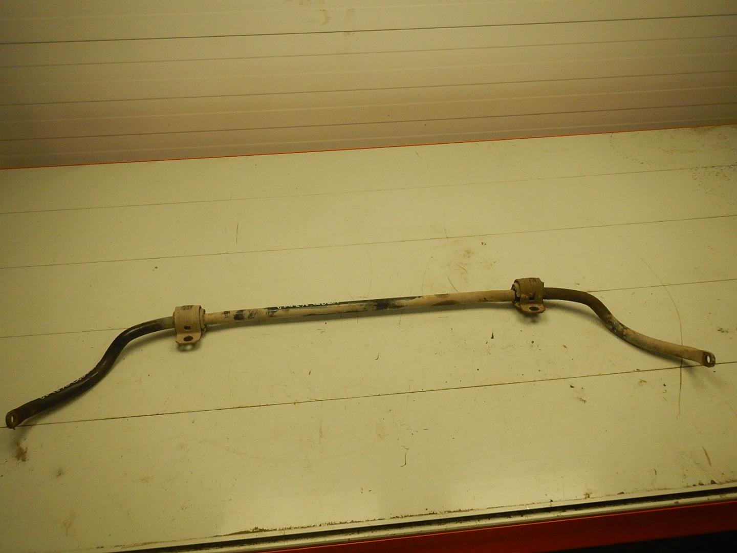 Стабилизатор передний