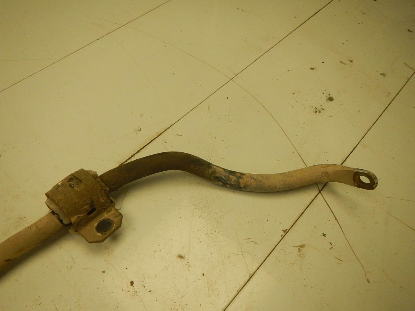 Стабилизатор передний