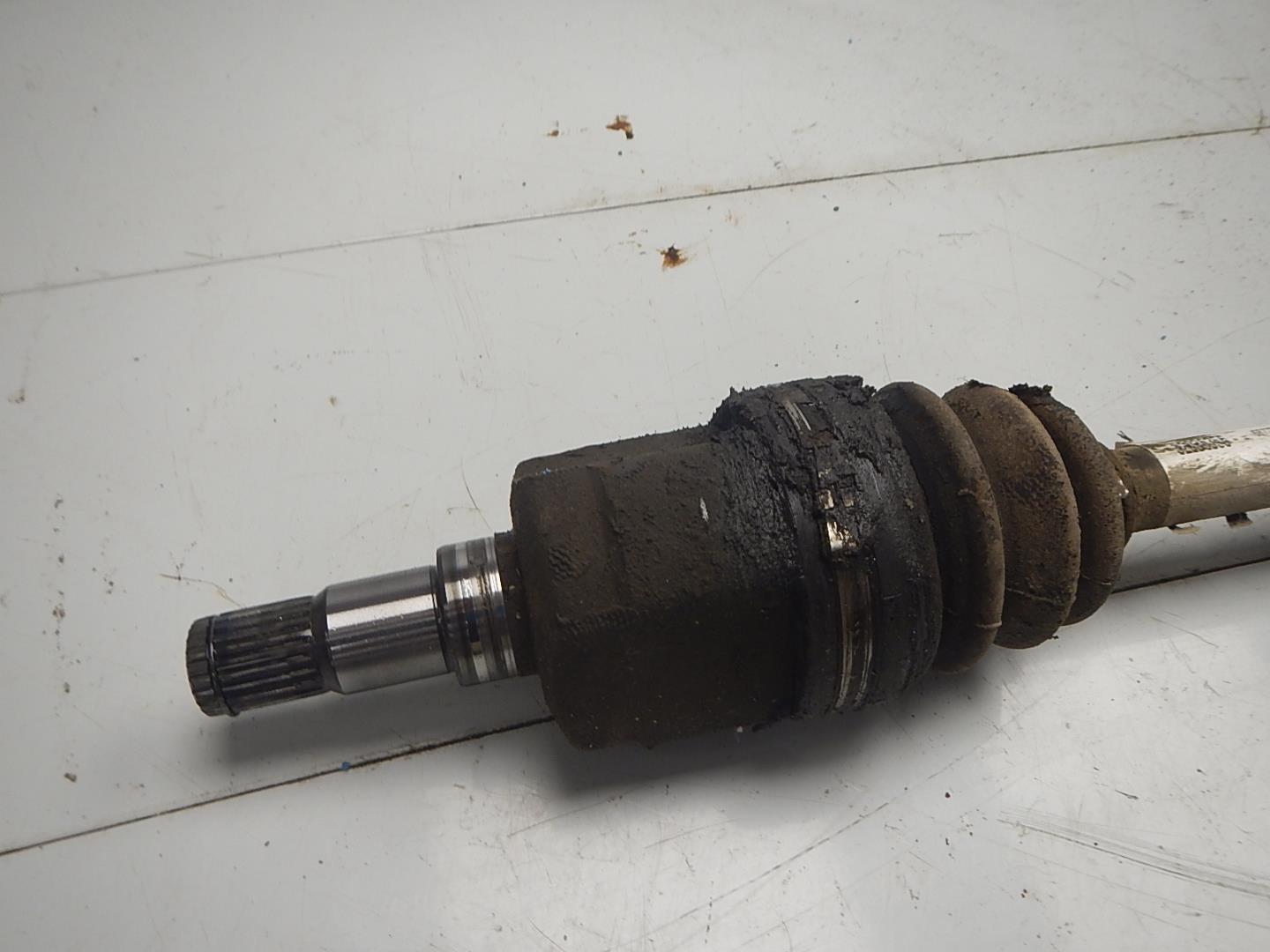 Полуось передняя левая