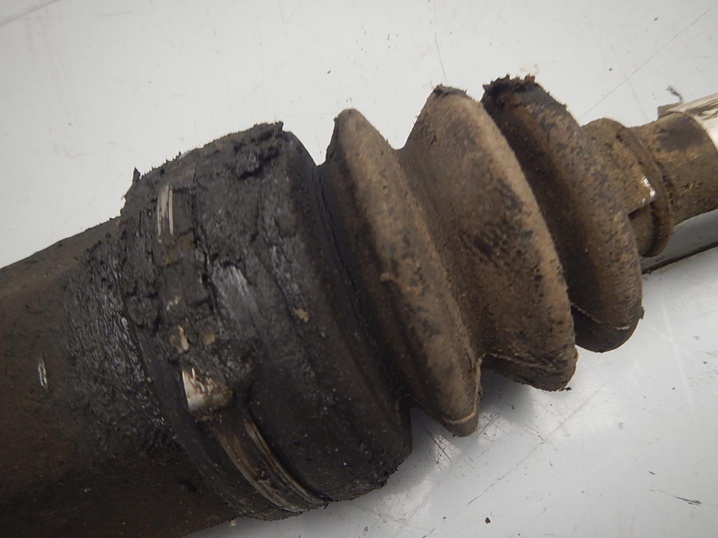 Полуось передняя левая