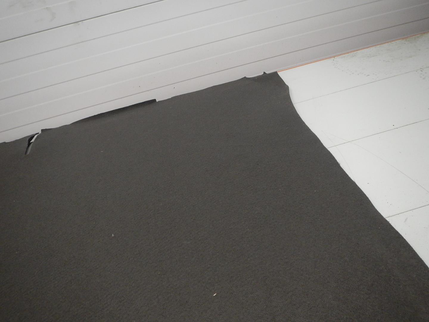 Пол багажника