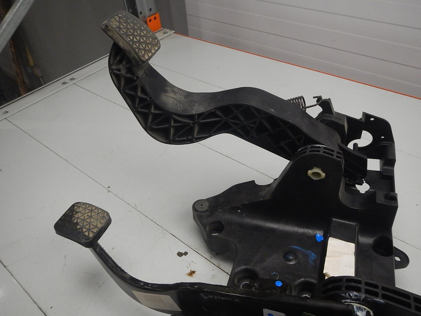 Блок педалей