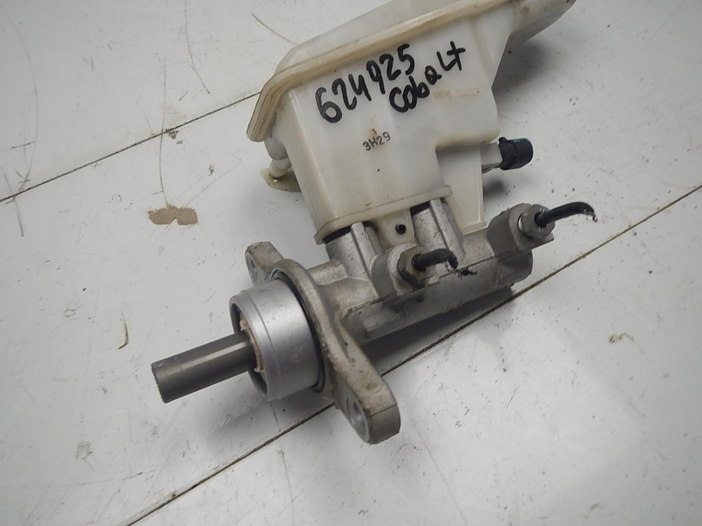 Цилиндр тормозной главный