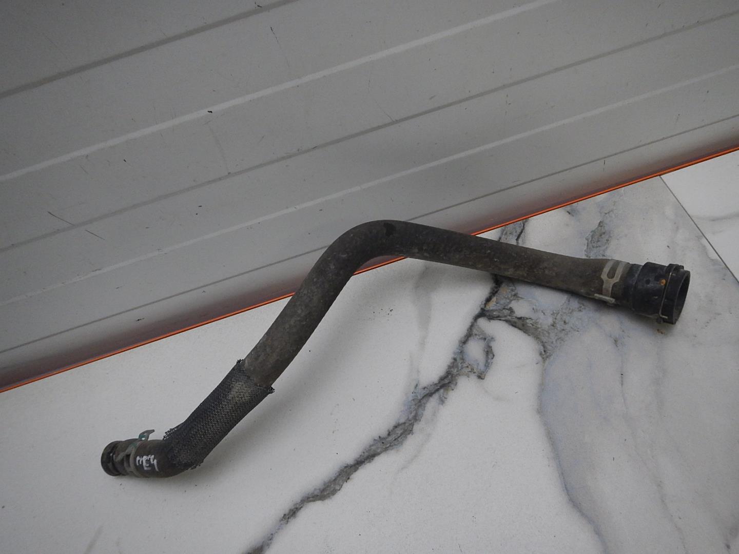 Патрубок отопителя