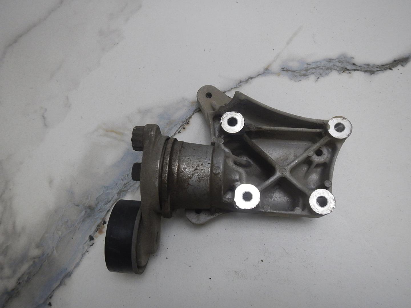 Ролик-натяжитель