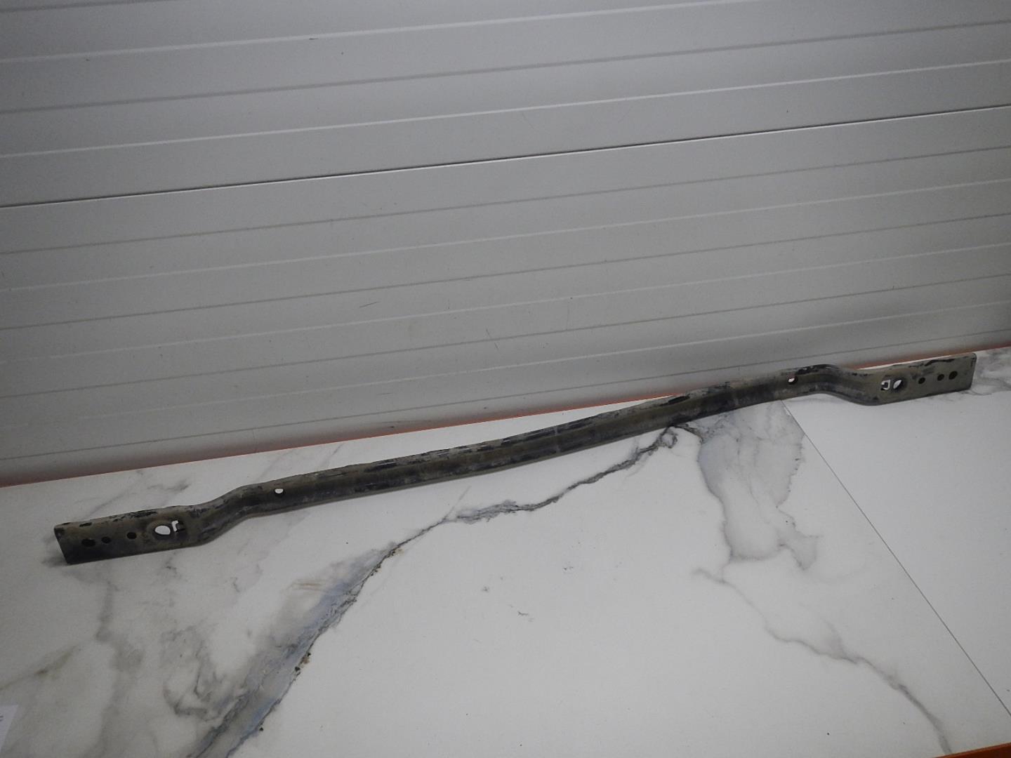 Усилитель переднего бампера