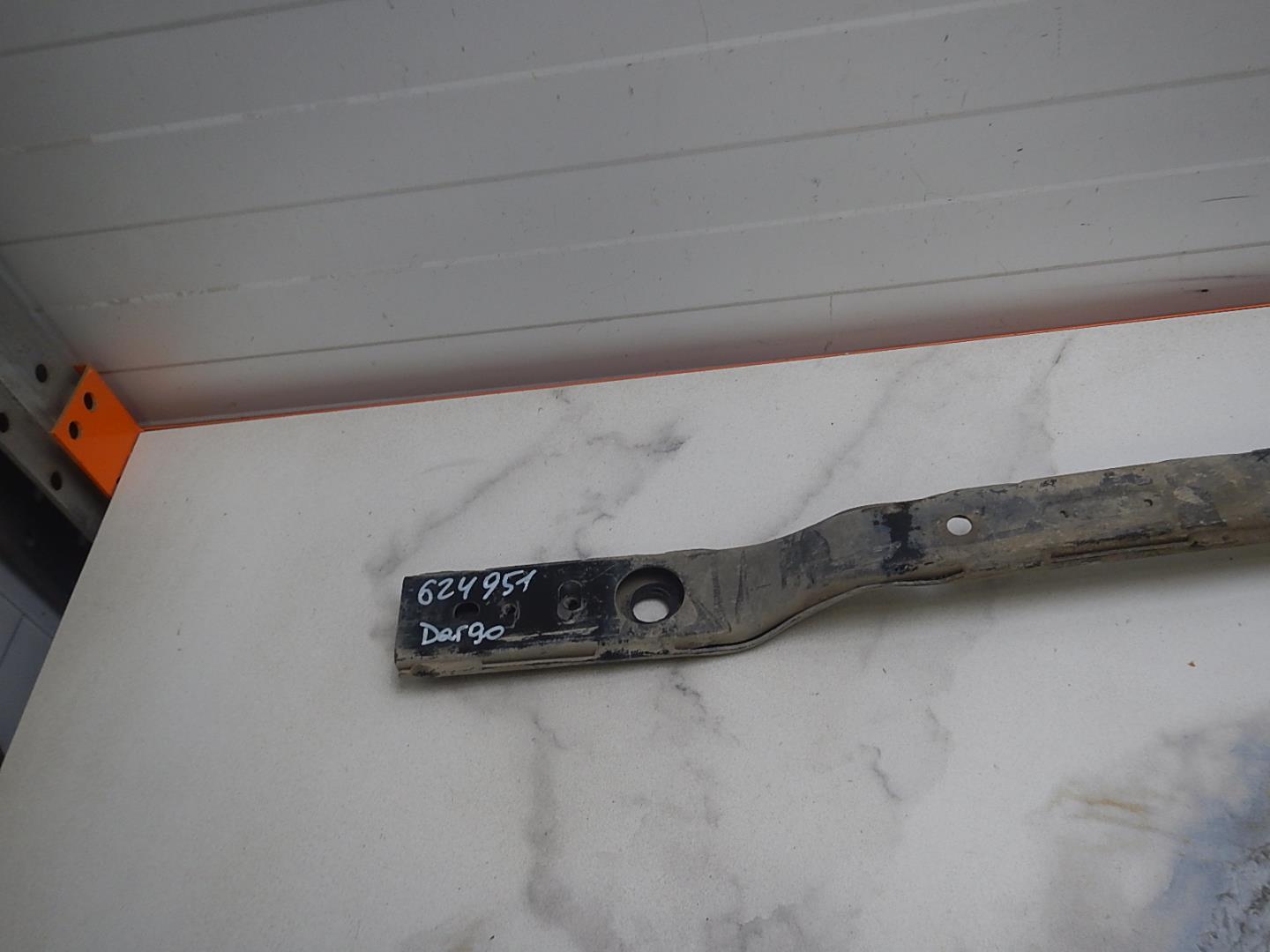 Усилитель переднего бампера