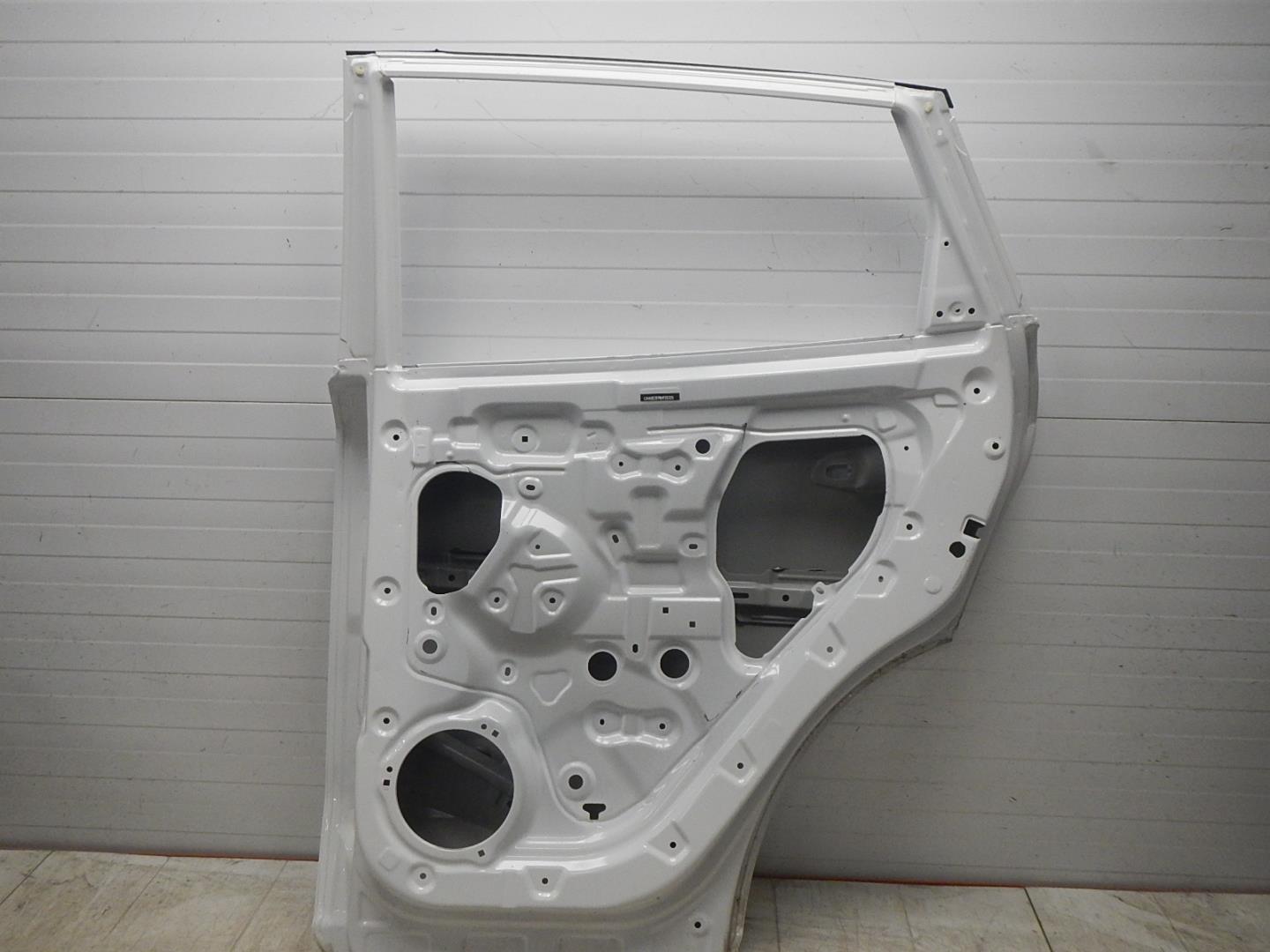 Дверь задняя правая