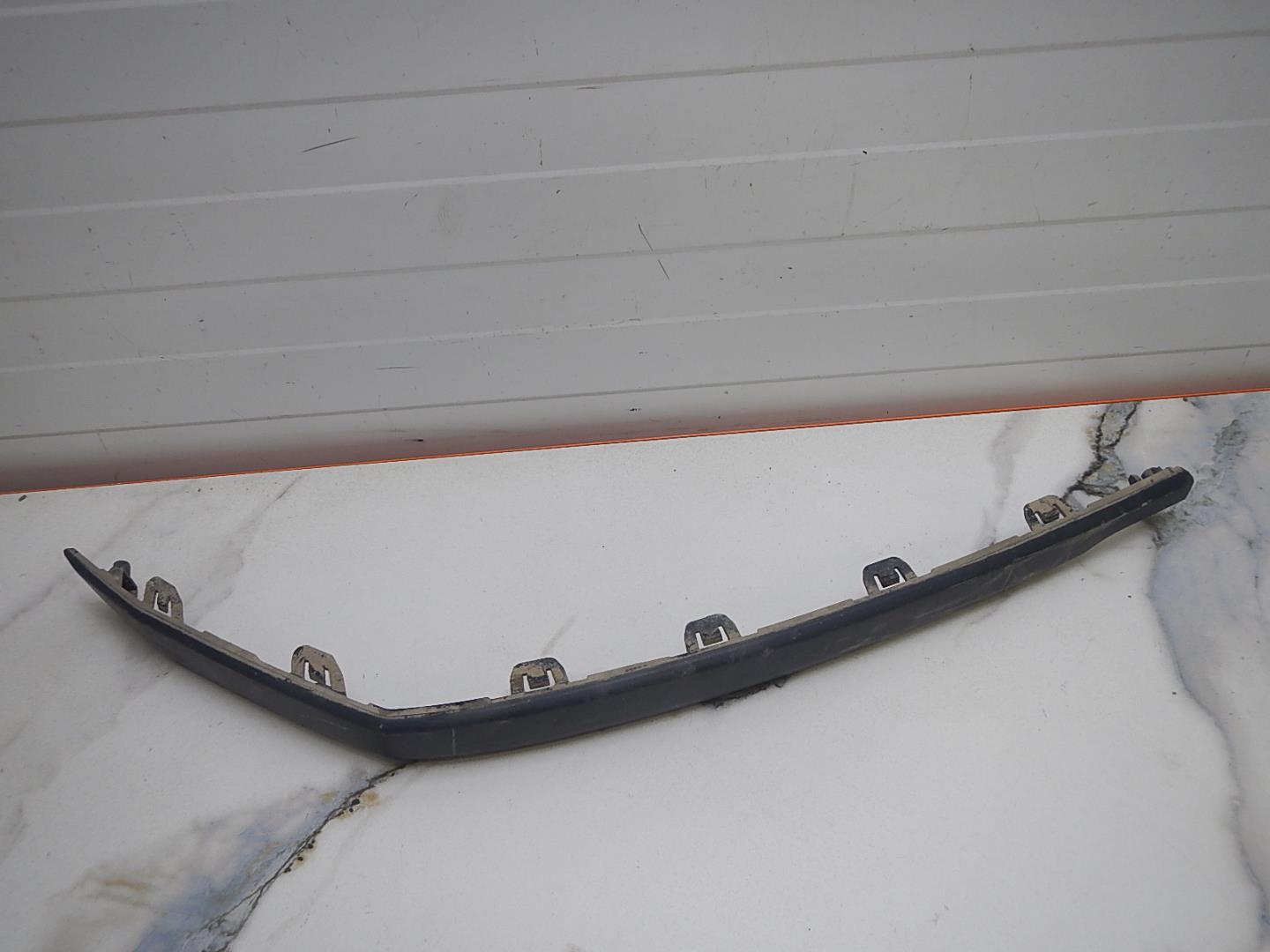 Молдинг заднего бампера