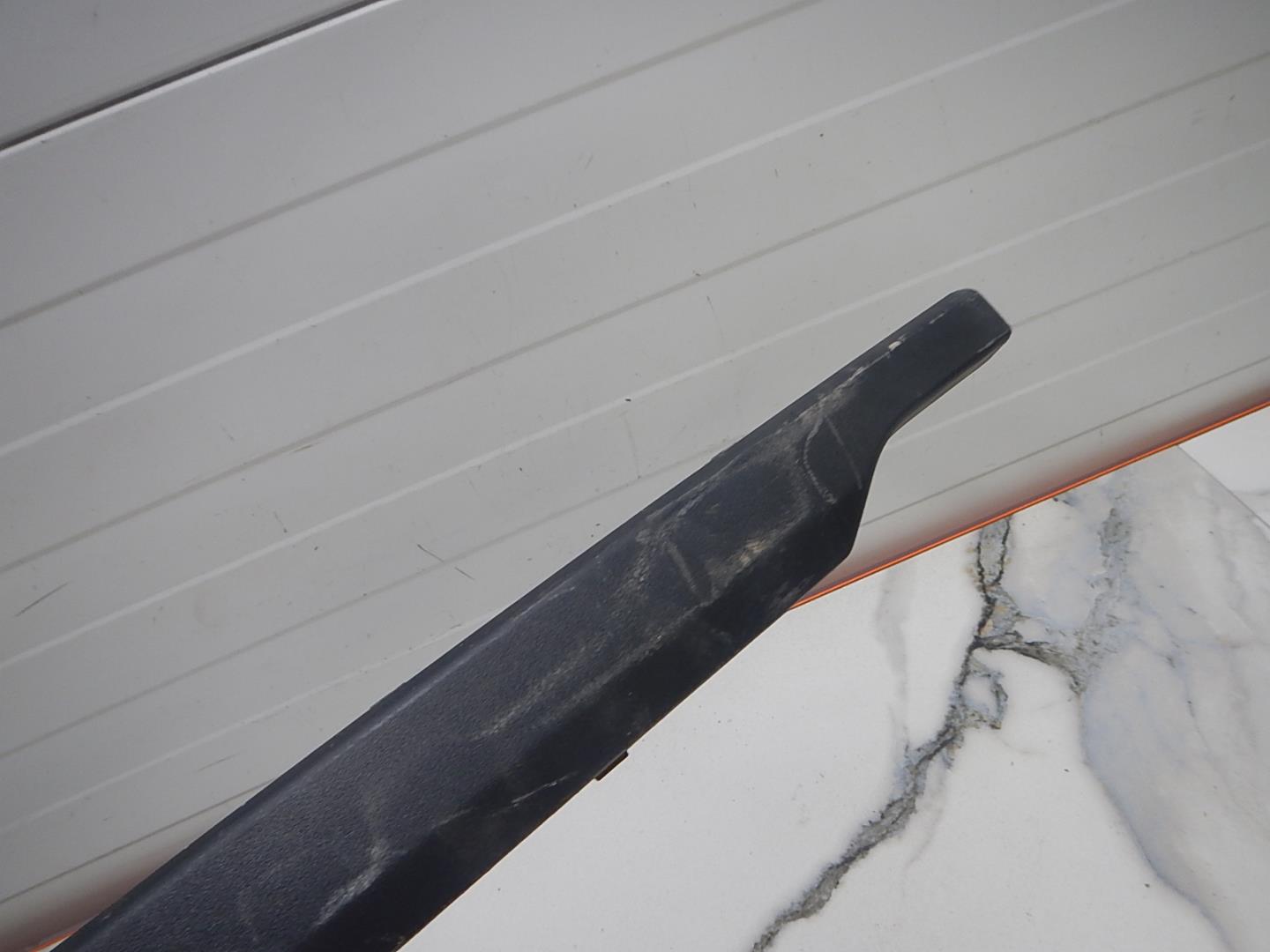 Молдинг заднего бампера