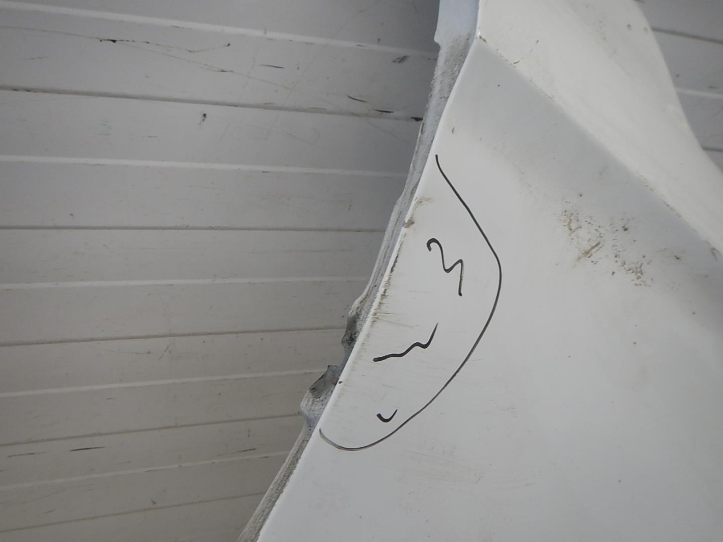 Крыло переднее правое