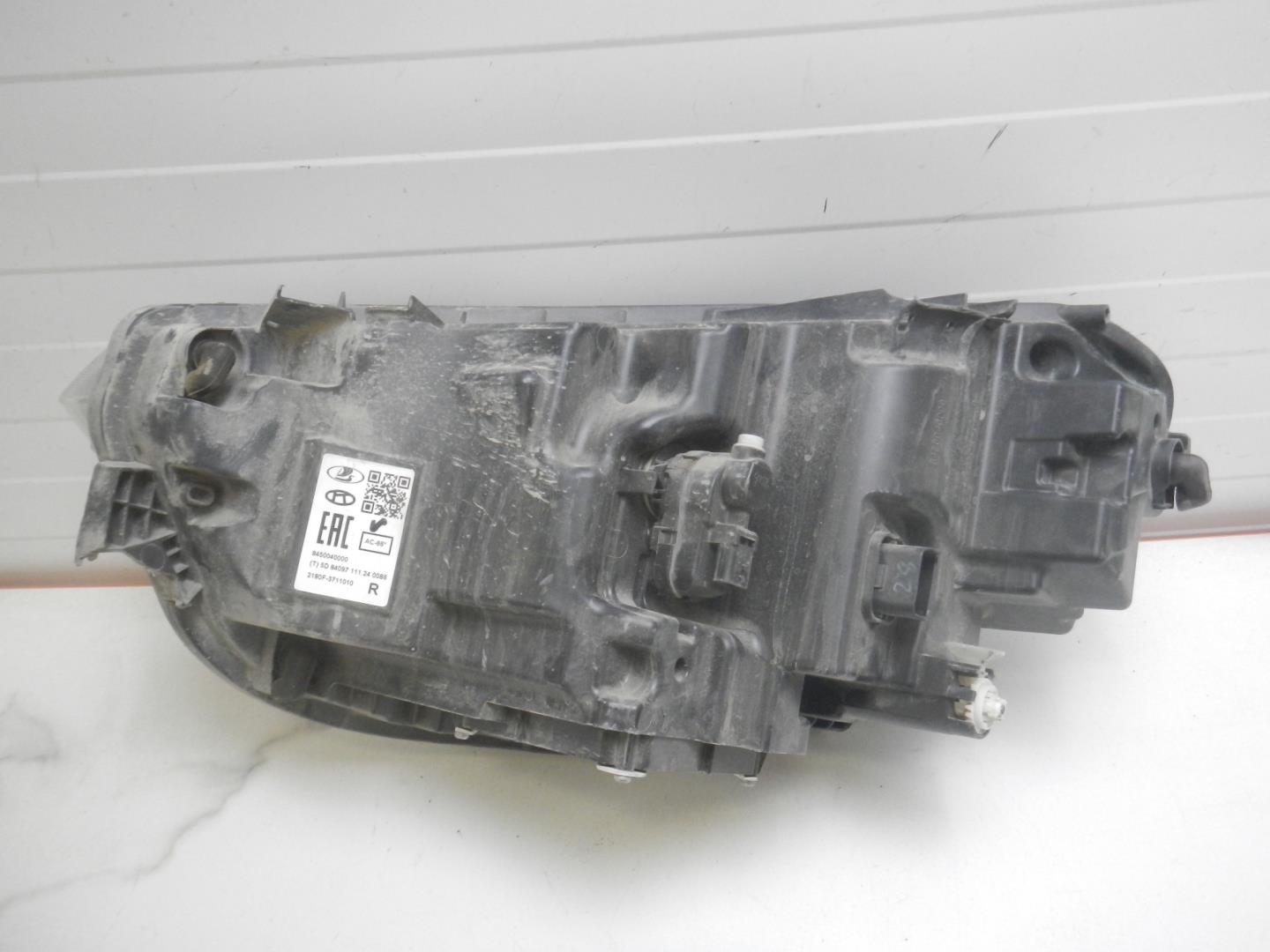 Фара правая