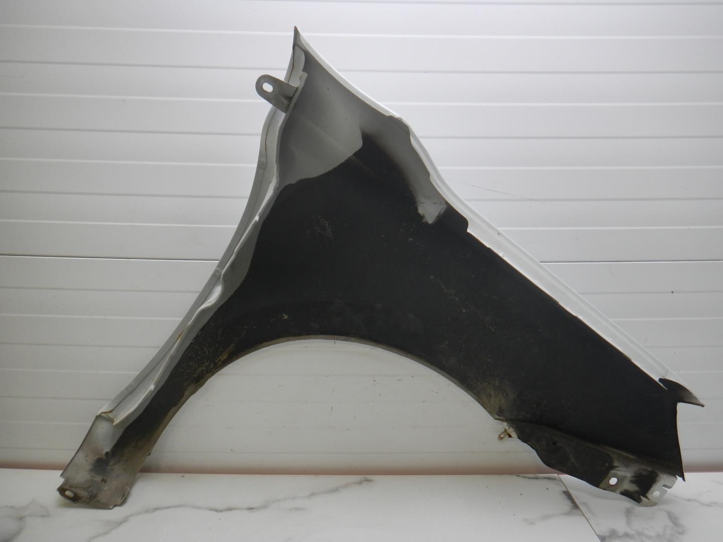 Крыло переднее левое