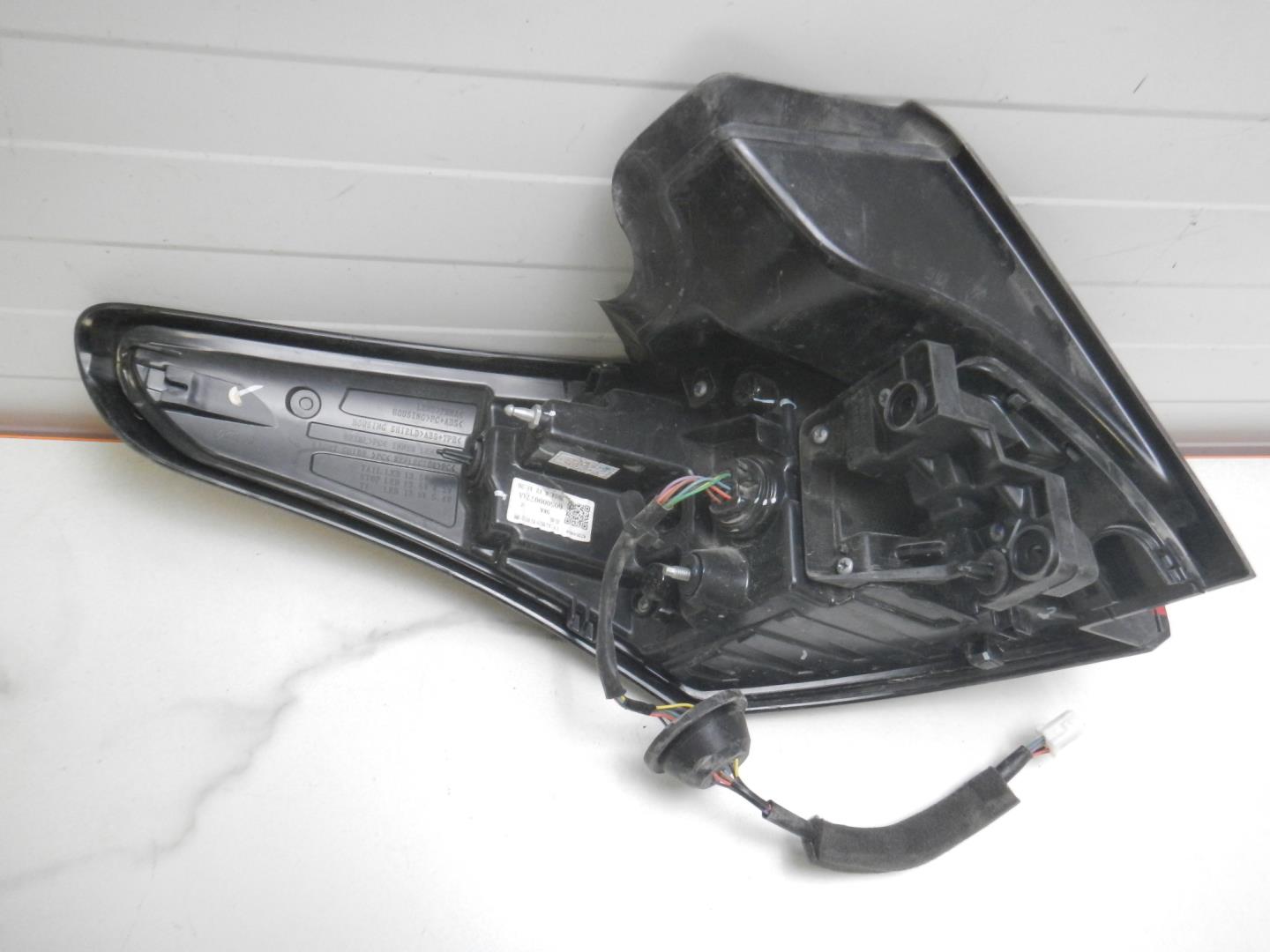 Фонарь задний правый