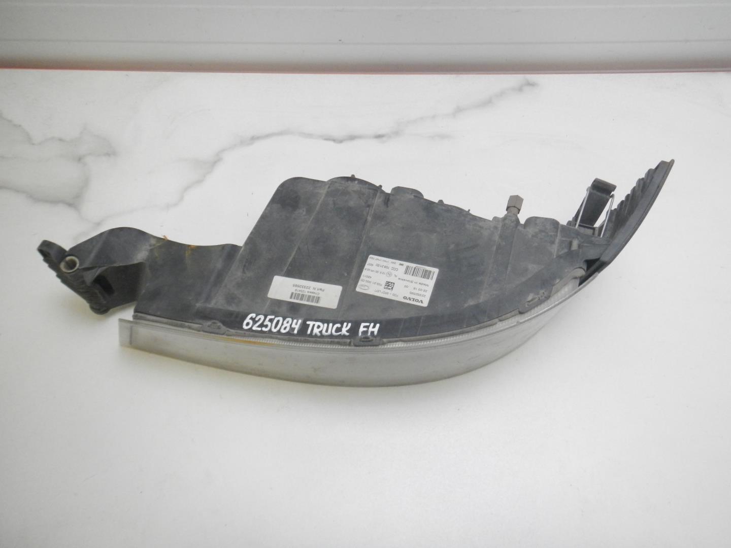 Фара противотуманная левая