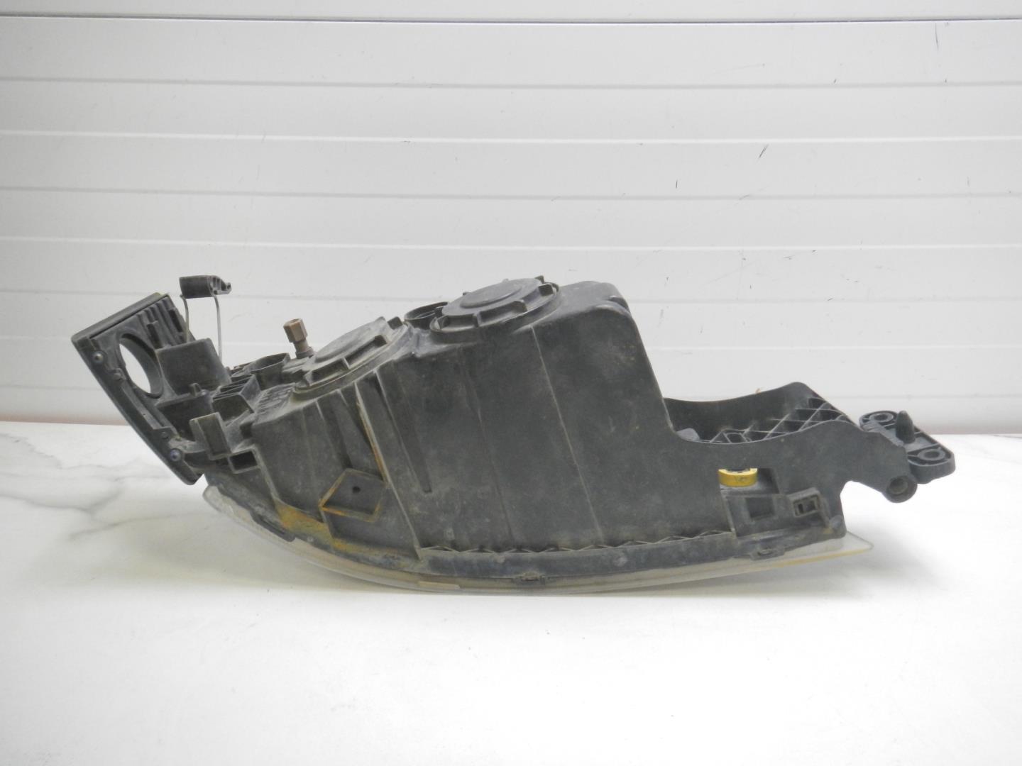 Фара противотуманная левая