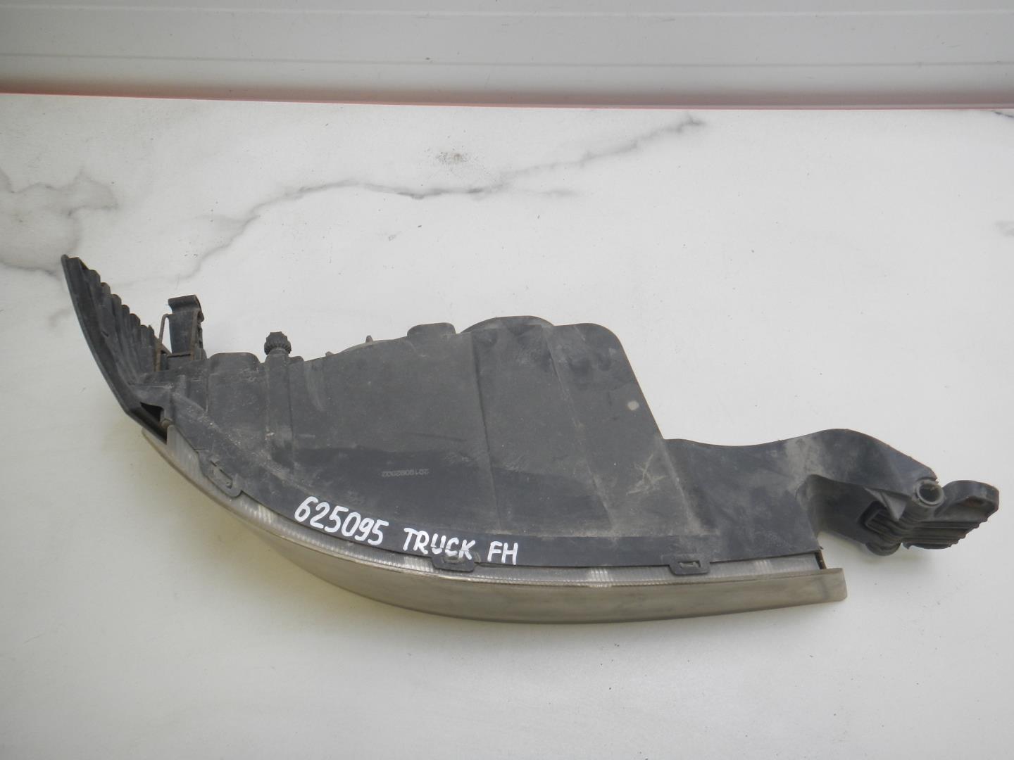 Фара противотуманная правая