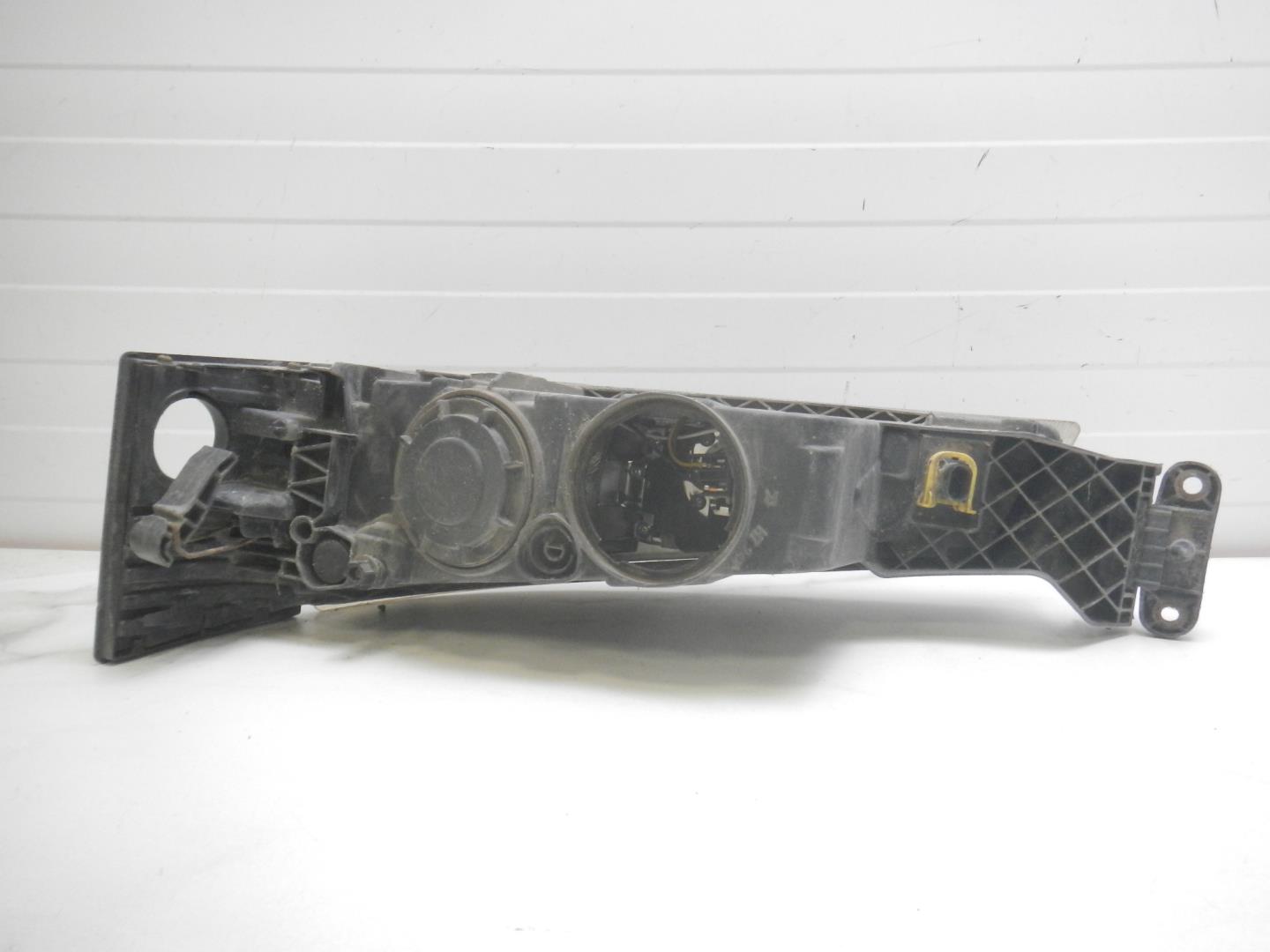 Фара противотуманная правая