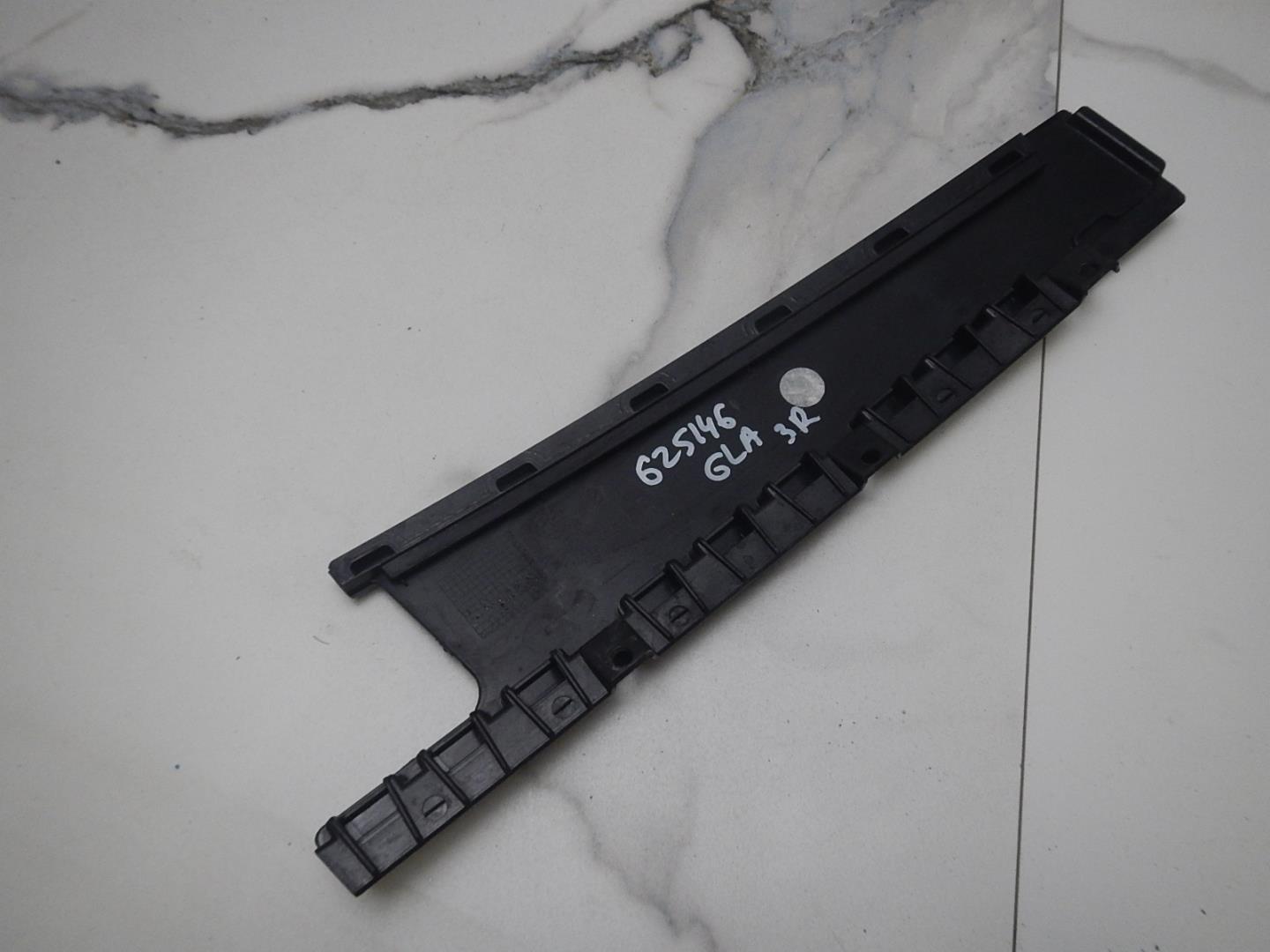 Накладка двери задней правой