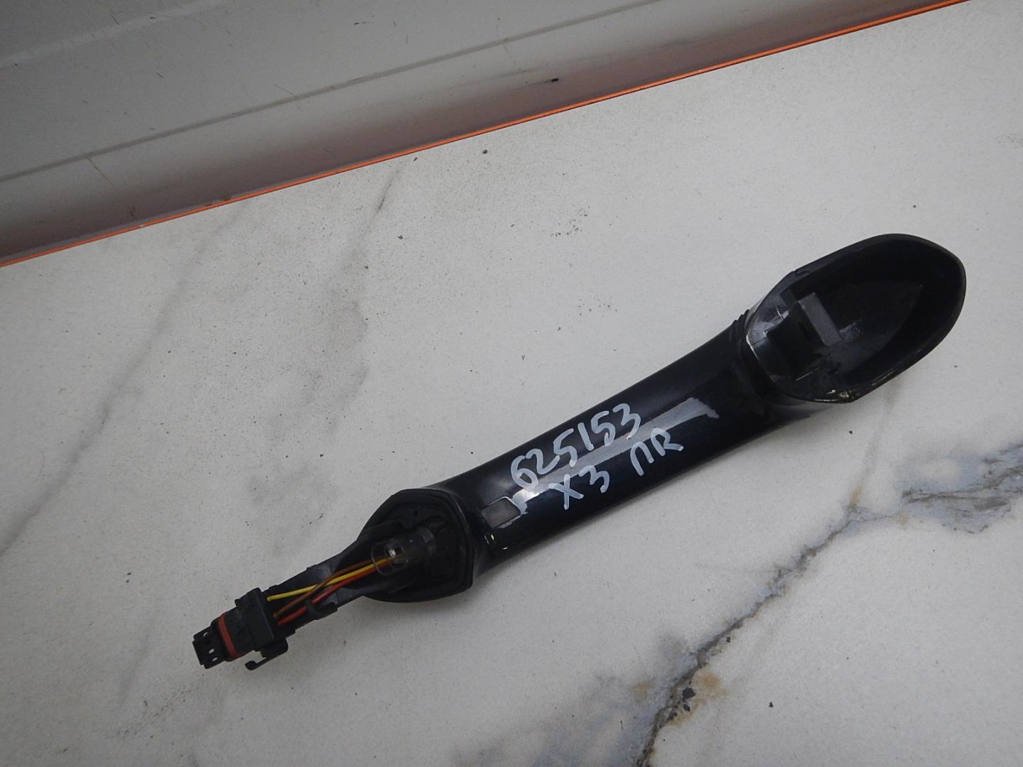 Ручка двери передней наружная правая