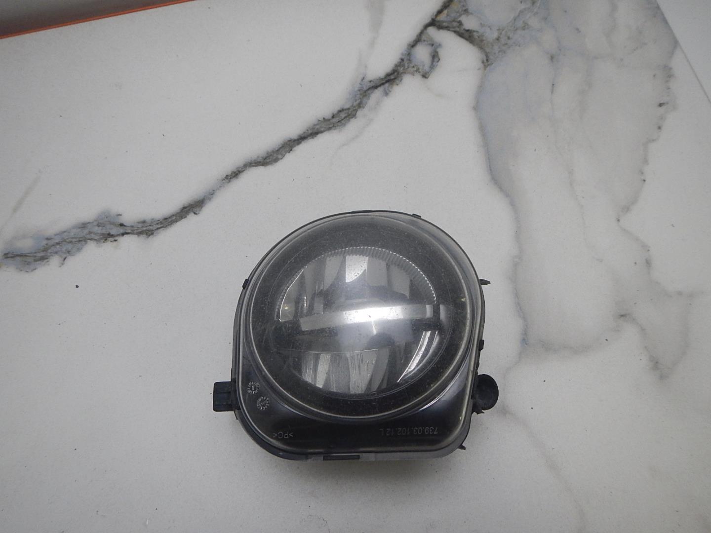 Фара противотуманная левая