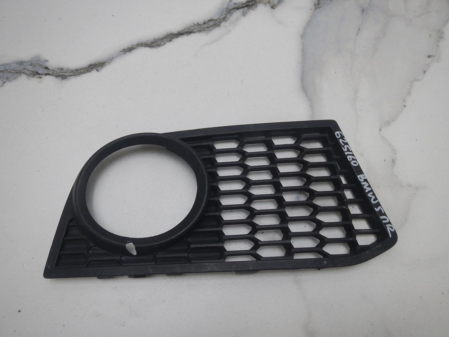 Решетка в бампер правая