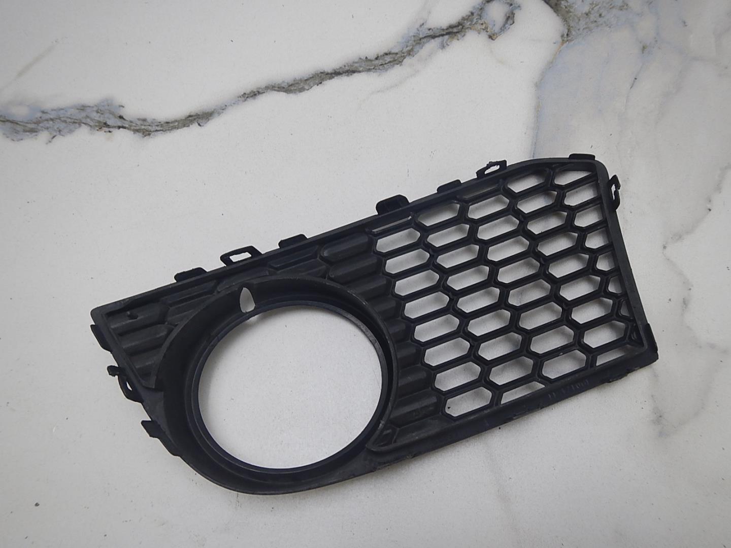 Решетка в бампер правая